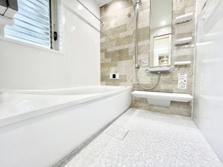 �����@����̔�������Ă���閾�邢�������̂���o�X���[���@