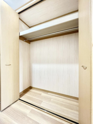 ���[�@1�K�L�����[�ɂ͑|���p�i����p�i�̃X�g�b�N�Ȃǂ����[�ł��܂��B�@