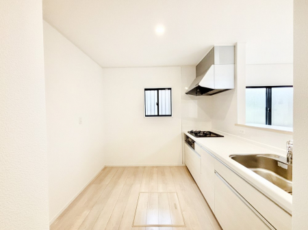 �L�b�`���@�u�₩�ȕ����ʂ蔲����L�b�`���B��������̂Ŗ��邭���C�ɂ��𗧂��܂��B