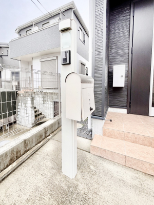 ���̑��@�\�D�E�C���^�[�z���E�|�X�g���ЂƂɏW��