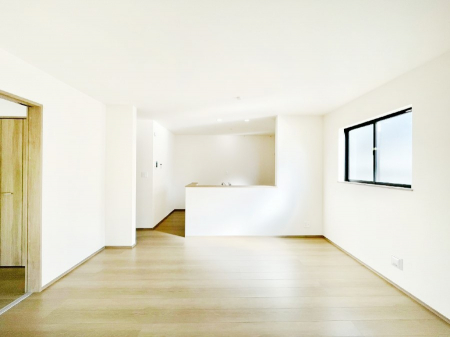 ���̑����ρ@�Ƒ��̏Ί炪���R�Ɛ��܂�Ă���A����ȕ��͋C�̃_�C�j���O�Ɏd�オ���Ă��܂��B