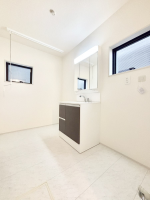 ���̑��@�������̂�����K��Ԃł��B�����̐g�x�x���C�����ǂ����g�������܂��B 