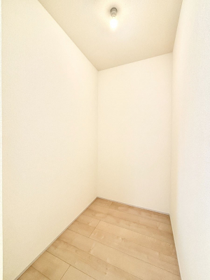 ���̑����ρ@�L�b�`���ɂ̓p���g���[�I�H�ނ̃X�g�b�N�͂������A���p�i�̎��[�Ȃǎg�����͂��낢��I