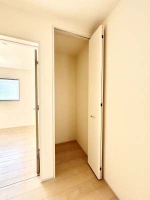 ���̑����ρ@�L�����[�B�|�������G�߂̏��������[���邱�Ƃ��ł��܂��B