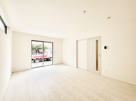 ���̑����ρ@�Ƒ��̏Ί炪���R�Ɛ��܂�Ă���A����ȕ��͋C�̃_�C�j���O�Ɏd�オ���Ă��܂� 