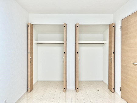 ���[�@�m���̃N���[�[�b�g�B���s��������̂Ō���̈ߗނ�����������܂�܂��B