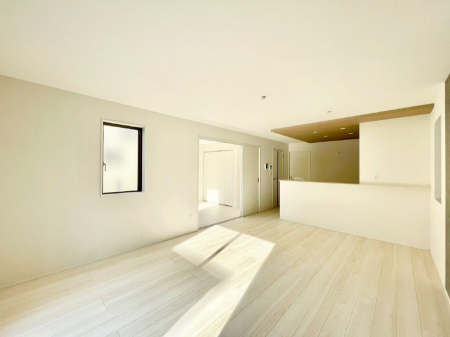 ���r���O�@���邢�z���������A�����̕��͋C�ɖ�������郊�r���O�E�_�C�j���O�B �@