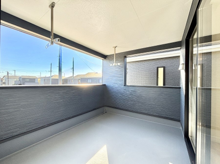 �o���R�j�[�@�㕔�ɉ������������Ă���̂ŋ}�ȉJ�̎��ɂ����S�ł��B 