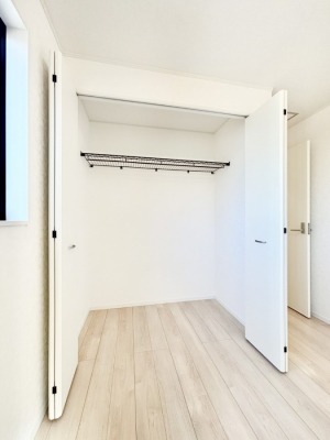 ���[�@�m���̃N���[�[�b�g�B���s��������̂Ō���̈ߗނ�����������܂�܂��B