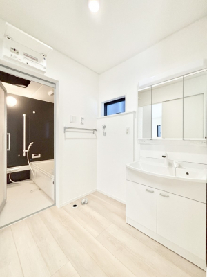 ���̑��@�L�X�Ƃ�Ƃ�̂��郉���h���[�X�y�[�X�B  