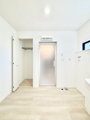 ���̑��@�L�X�Ƃ�Ƃ�̂��郉���h���[�X�y�[�X�B  