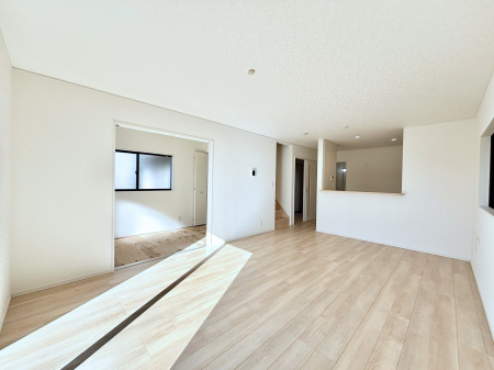 ���r���O�@�Ƒ��c���̎��Ԃ����������Ȃ��났�̃��r���O�_�C�j���O�B   