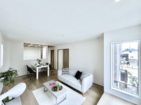 ���r���O�@�Z�ޕ��̌��������o�����A�C���e���A���l����̂��y���݂ȃ��r���O�ł��I 