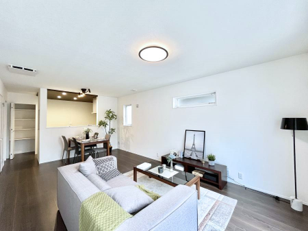 ���r���O�@�Z�ޕ��̌��������o�����A�C���e���A���l����̂��y���݂ȃ��r���O�ł��I 