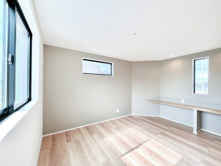 ���̑����ρ@�Ƒ��̏Ί炪���R�Ɛ��܂�Ă���A����ȕ��͋C�̃_�C�j���O�Ɏd�オ���Ă��܂�