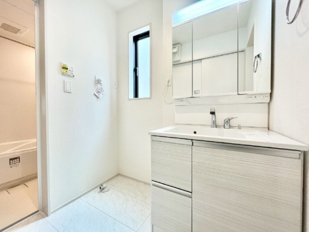 ʑEʏ@Ƃ̐ʃXy[XŒ̐gxxX[Y