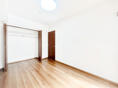 �Q���@�N���[�[�b�g�t���̂������ŏ[�������v���C�x�[�g���Ԃ��߂����܂��B