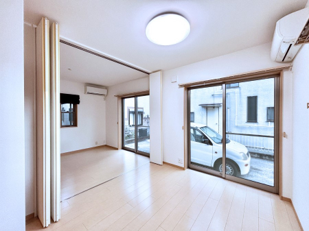 �Q���@�E�H�[�N�C���N���[�[�b�g�����邨�����B�G�߂��Ƃ̓���ւ����s�v�ŕ֗��ł��I