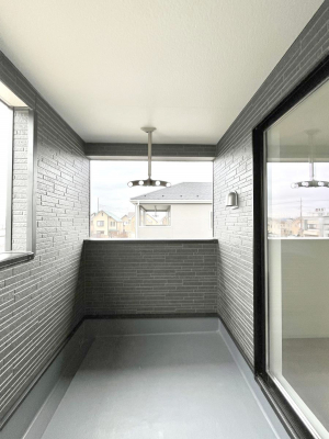 �o���R�j�[�@�㕔�ɉ������������Ă���̂ŋ}�ȉJ�̎��ɂ����S�ł��B 