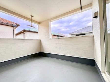 �o���R�j�[�@�㕔�ɉ������������Ă���̂ŋ}�ȉJ�̎��ɂ����S�ł��B 