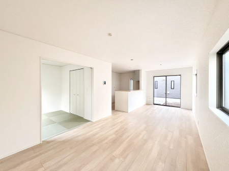 ���r���O�@�������������͋C�̂k�c�j�͉Ƒ��݂�Ȃ̉��K���