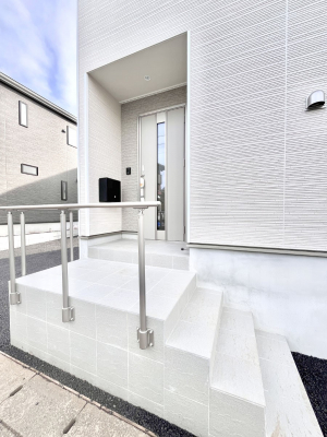 ���ց@��؂ȉƑ��A���q���o�}���錺�ցB