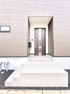 ���ց@��؂ȉƑ��A���q���o�}���錺�ցB