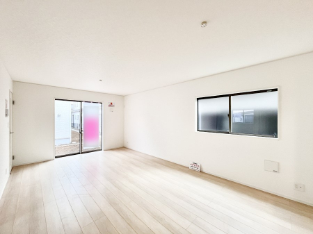 ���r���O�@�傫�ȑ����炽���Ղ�̗z���ƕ����������郊�r���O