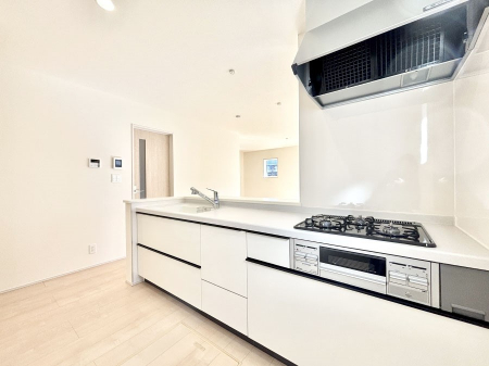 �L�b�`���@���������Ȃ���ł����Ƒ��Ƃ̉�b���y���߂�ΖʃL�b�`��