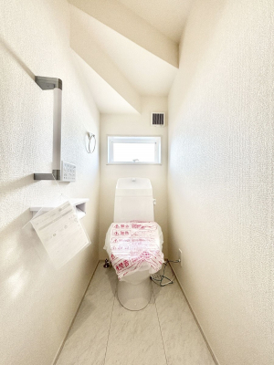 �g�C���@�g�C����1�K��2�K���ꂼ��ɔz�u����Ă��ĂƂĂ��֗��ł��B 