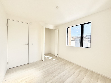 �Q���@�g���₷���`�Ńx�b�g��Ƌ�̒u�����ɂ����邱�Ƃ�����܂���B   