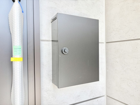 ���̑��@�V���v���f�U�C���̃|�X�g�B