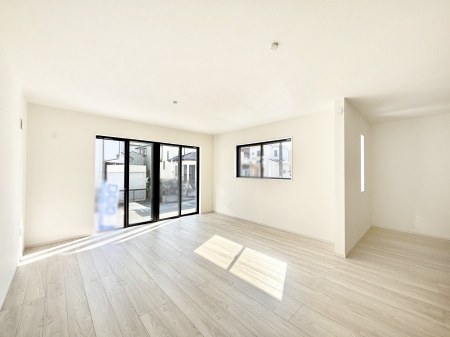 ���r���O�@�Ƒ��c���̎��Ԃ����������Ȃ��났�̃��r���O�_�C�j���O�B   