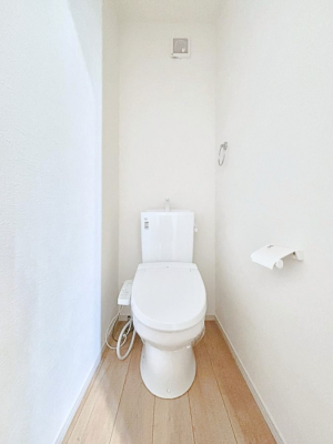 �g�C���@�g�C����1�K��2�K���ꂼ��ɔz�u����Ă��ĂƂĂ��֗��ł��B 