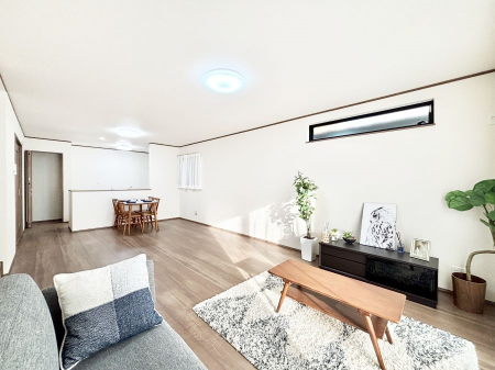 ���̑����ρ@�Ƒ��̏Ί炪���R�Ɛ��܂�Ă���A����ȕ��͋C�̃_�C�j���O�Ɏd�オ���Ă��܂� 