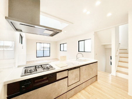 �L�b�`���@�J�E���^�[�z���Ɋy����������ׂ�B�����̂������������Ɣ��������Ȃ肻���ł��ˁB