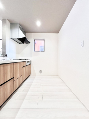 �L�b�`���@�u�₩�ȕ����ʂ蔲����L�b�`���B��������̂Ŗ��邭���C�ɂ��𗧂��܂��B�@