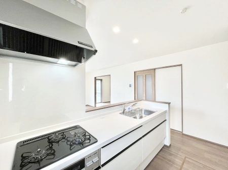 �L�b�`���@�J�E���^�[�z���ɂ��b�������Ȃ��疈���̂������������Ɗy����