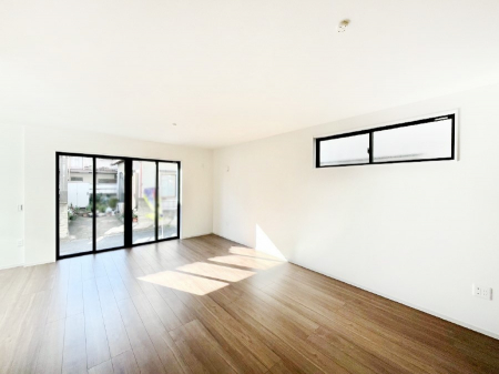 ���r���O�@�Ƒ��c���̎��Ԃ����������Ȃ��났�̃��r���O�_�C�j���O�B   