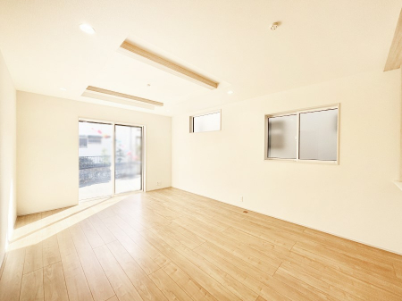 ���r���O�@�傫�ȑ����炽���Ղ�̗z���ƕ����������郊�r���O