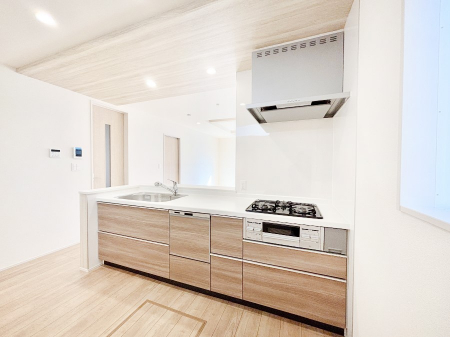 �L�b�`���@�J�E���^�[�z���ɂ��b�������Ȃ��疈���̂������������Ɗy����