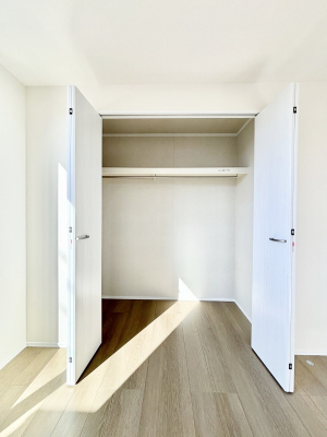 ���[�@�m���̃N���[�[�b�g�B���s��������̂Ō���̈ߗނ�����������܂�܂��B