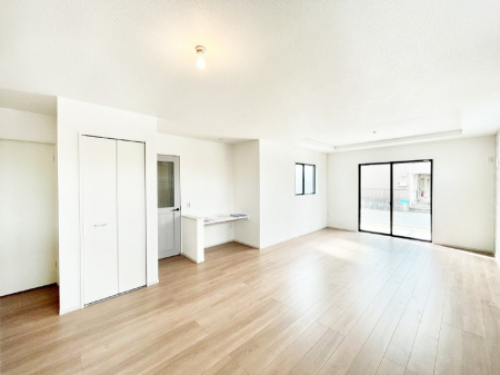 ���̑����ρ@�Ƒ��̏Ί炪���R�Ɛ��܂�Ă���A����ȕ��͋C�̃_�C�j���O�Ɏd�オ���Ă��܂� 