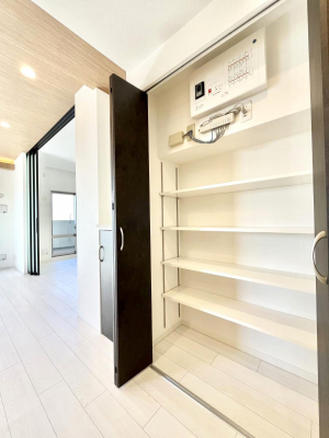 ���̑����ρ@���r���O���[�B�����Ɏ��[������ƕ����W�܂�LDK���X�b�L���Еt�������ł��ˁB  