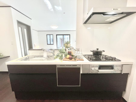 �L�b�`���@���������Ȃ���ł����Ƒ��Ƃ̉�b���y���߂�ΖʃL�b�`��