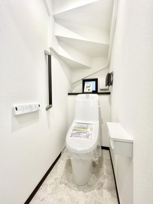 �g�C���@�g�C����1�K��2�K���ꂼ��ɔz�u����Ă��ĂƂĂ��֗��ł��B 