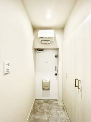 ���ց@���ւɂ͎��[�������Ղ肠��̂ŃX�b�L�������q���I�ȋ�Ԃ�ۂĂ���