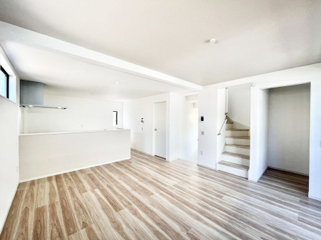 ���r���O�@�����u�������܁v�u��������v�Ƒ��Ƃ̃R�~���j�P�[�V�������[�܂郊�r���O�C���K�i�B 