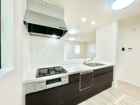 �L�b�`���@�J�E���^�[�z���Ɋy����������ׂ�B�����̂������������Ɣ��������Ȃ肻���ł���