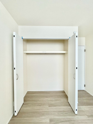 ���[�@�m���̃N���[�[�b�g�B���s��������̂Ō���̈ߗނ�����������܂�܂��B